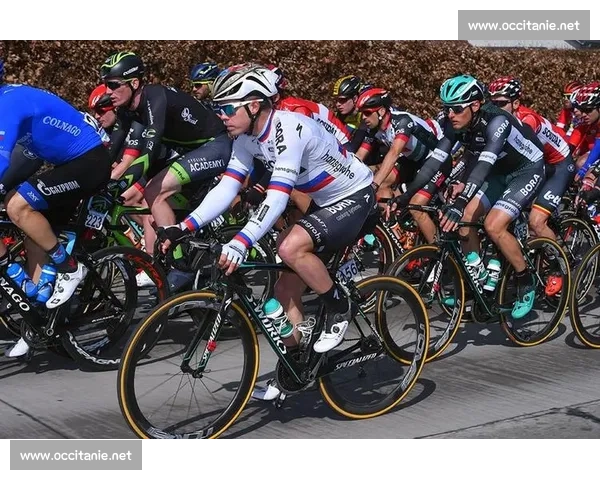 以攻击手为核心的现代战术演化与制胜思路解析提升协同与决策能力路径研究